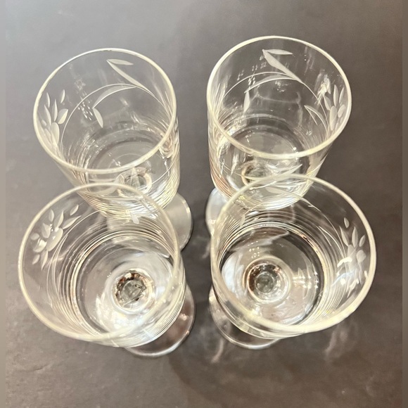 Set of 4 vintage etched crystal aperitif delicate glasses with floral de… - Picture 5 of 7